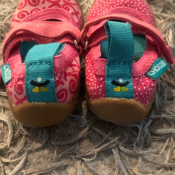 Pink Chooze shoes - Picture 3 of 3